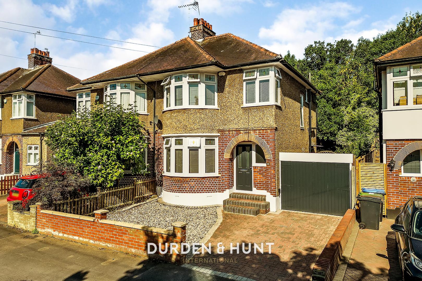 3 bedroom Semi-detached house Sold
