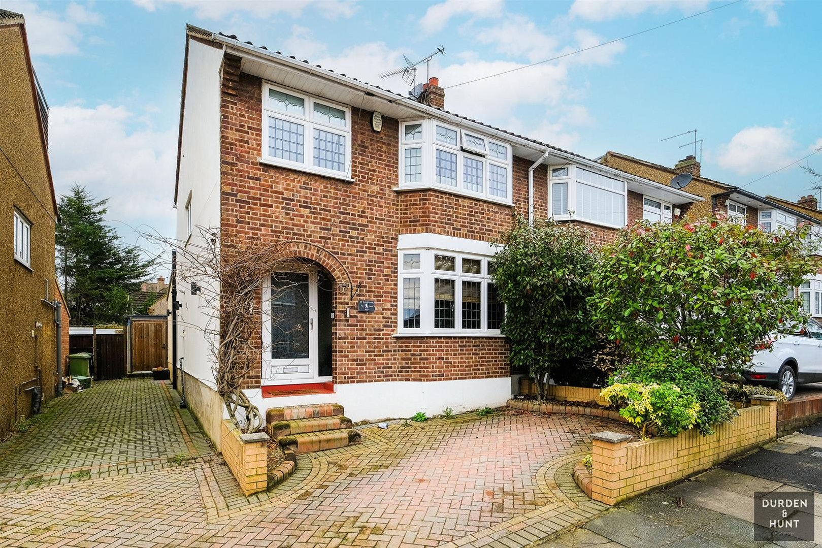 4 bedroom Semi-detached house Sold