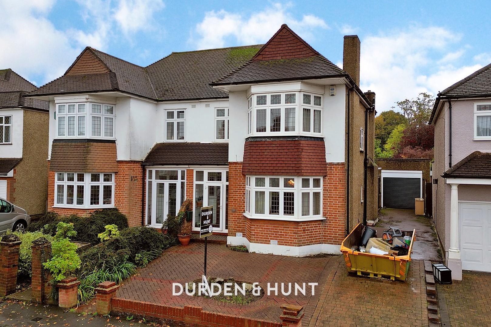 3 bedroom Semi-detached house Sold