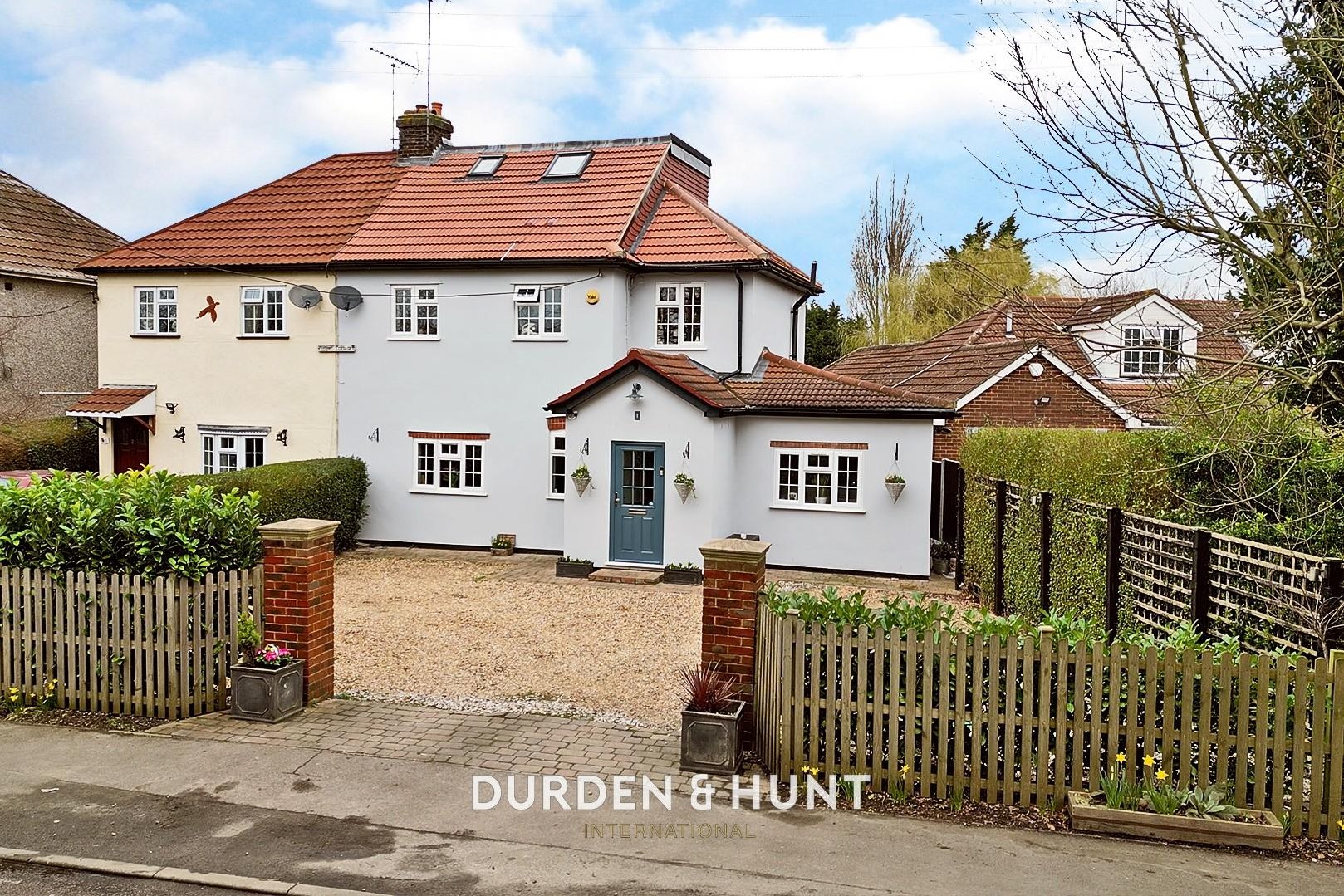 4 bedroom Semi-detached house Sold