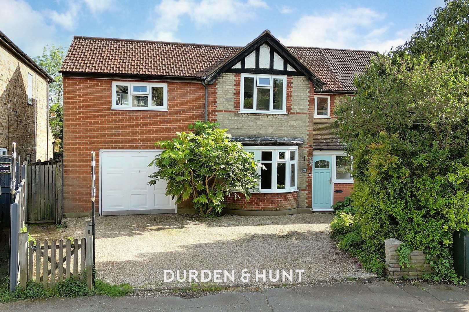 4 bedroom Semi-detached house Sold