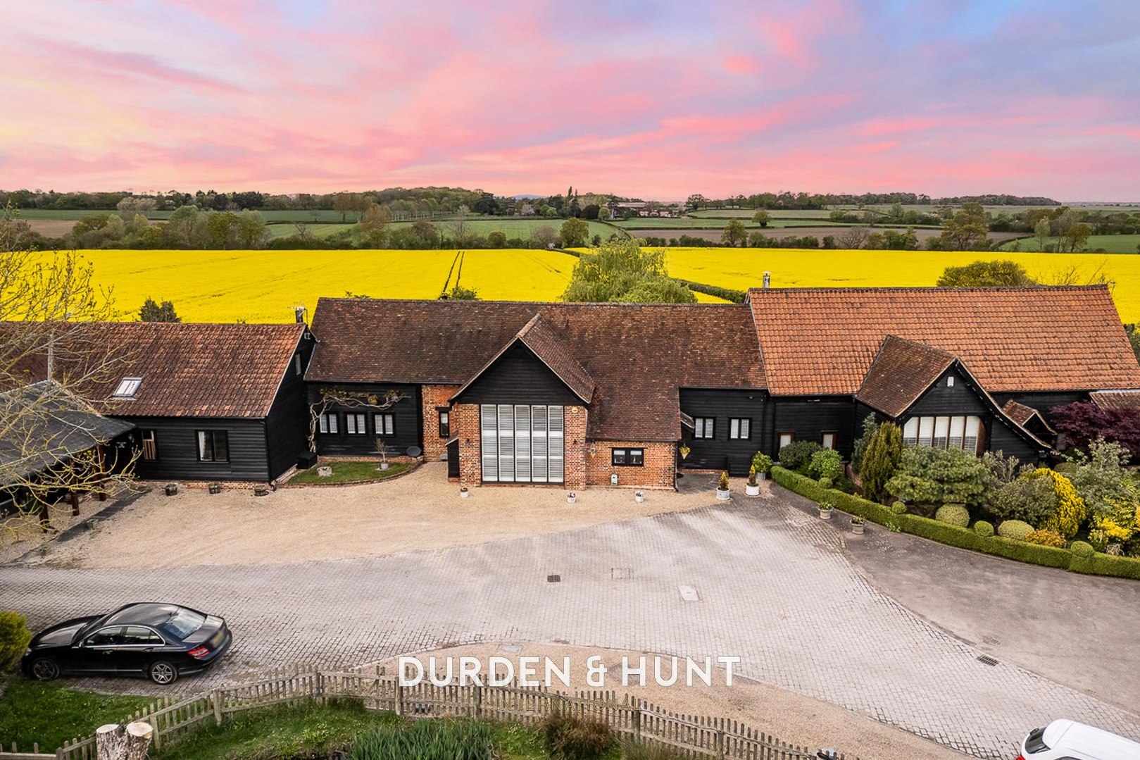 3 bedroom House (unspecified) Under Offer