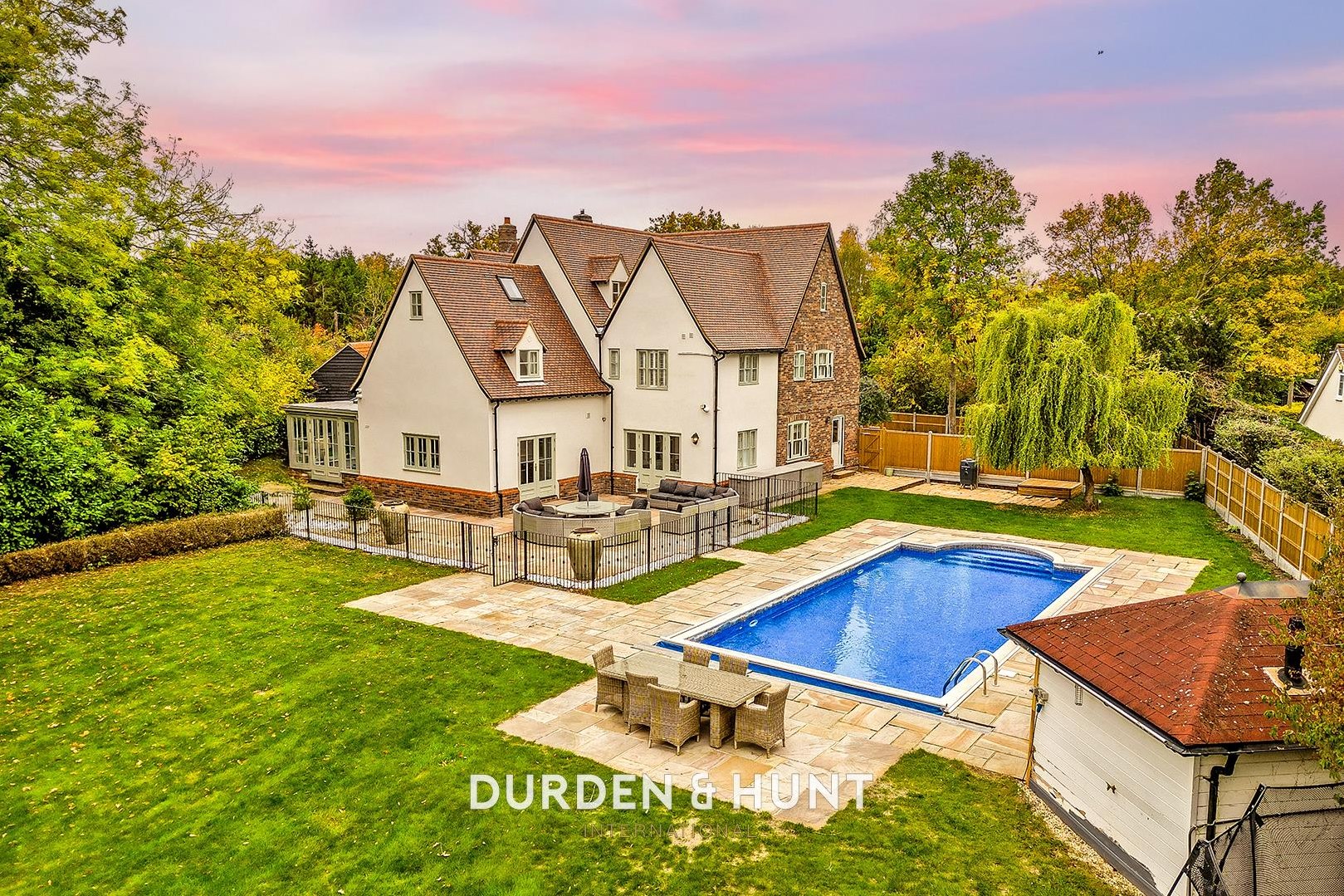 8 bedroom Detached house For Sale