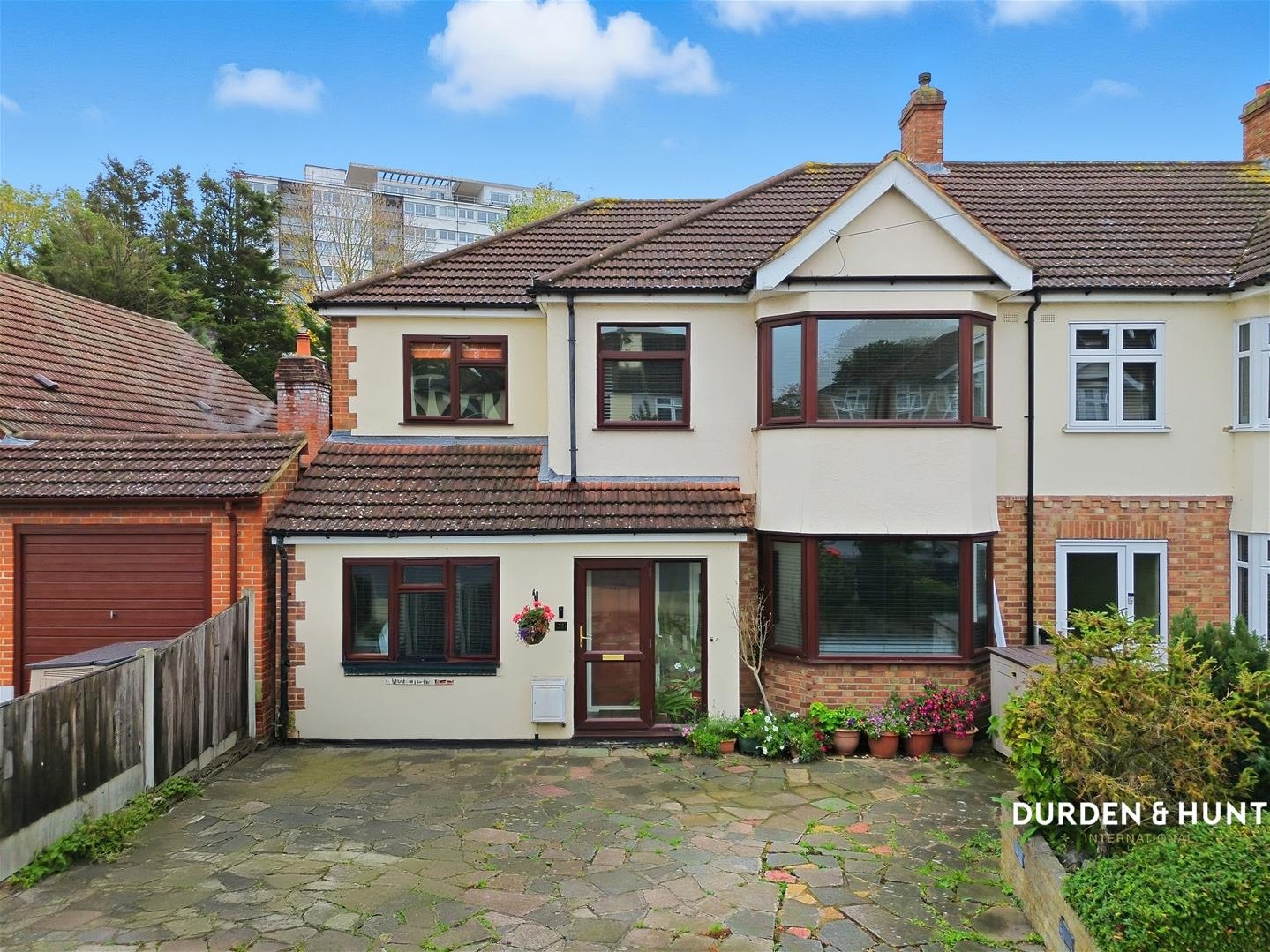 4 bedroom End of terrace house For Sale