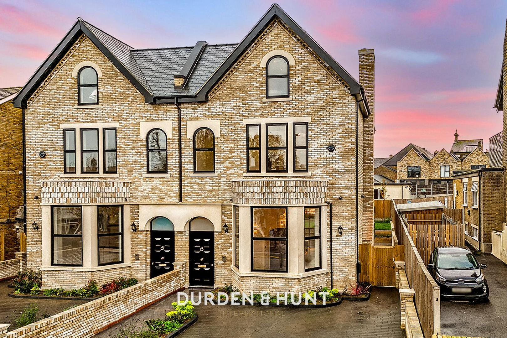 5 bedroom Semi-detached house For Sale
