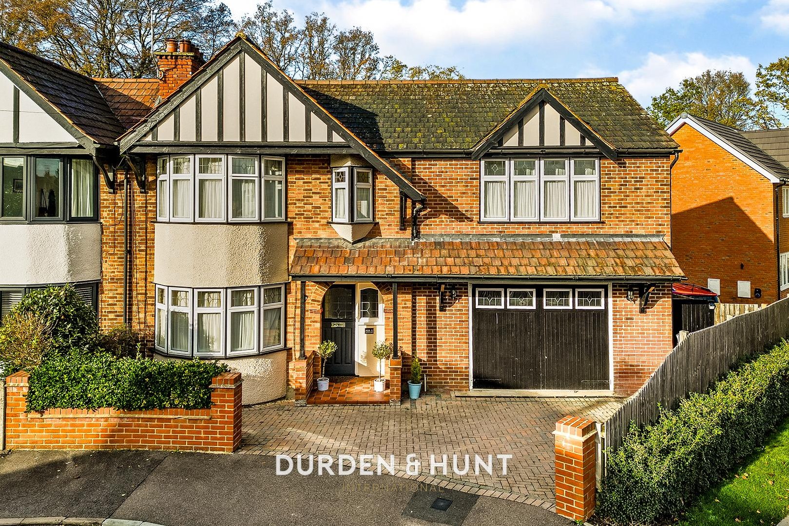 5 bedroom Semi-detached house For Sale