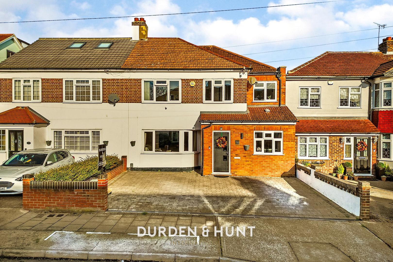 4 bedroom Semi-detached house Under Offer