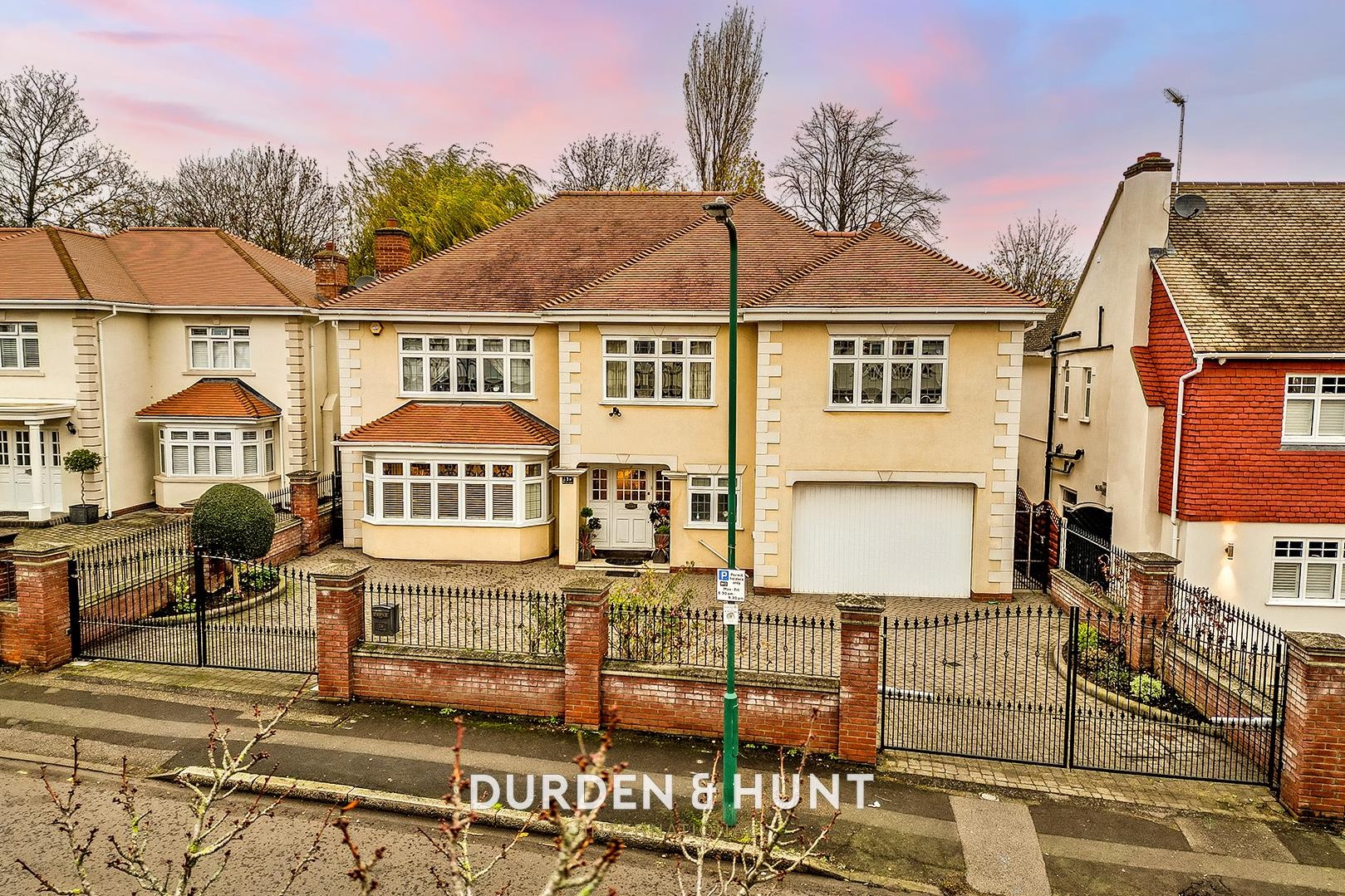 7 bedroom Detached house For Sale