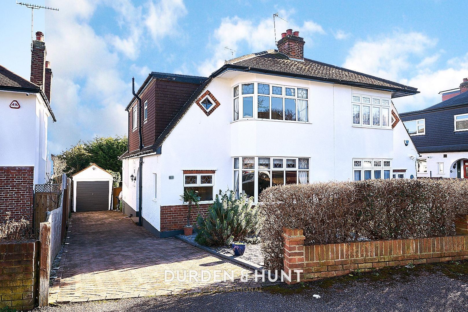 3 bedroom Semi-detached house Sold