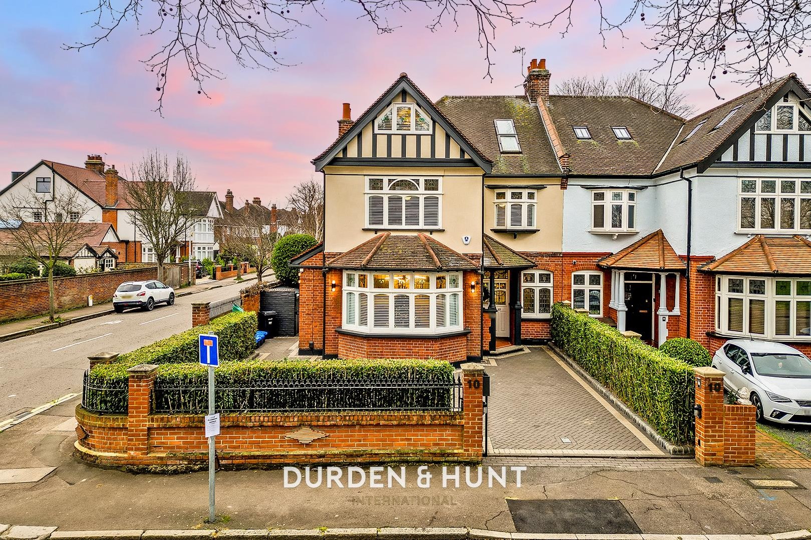 5 bedroom Semi-detached house Sold