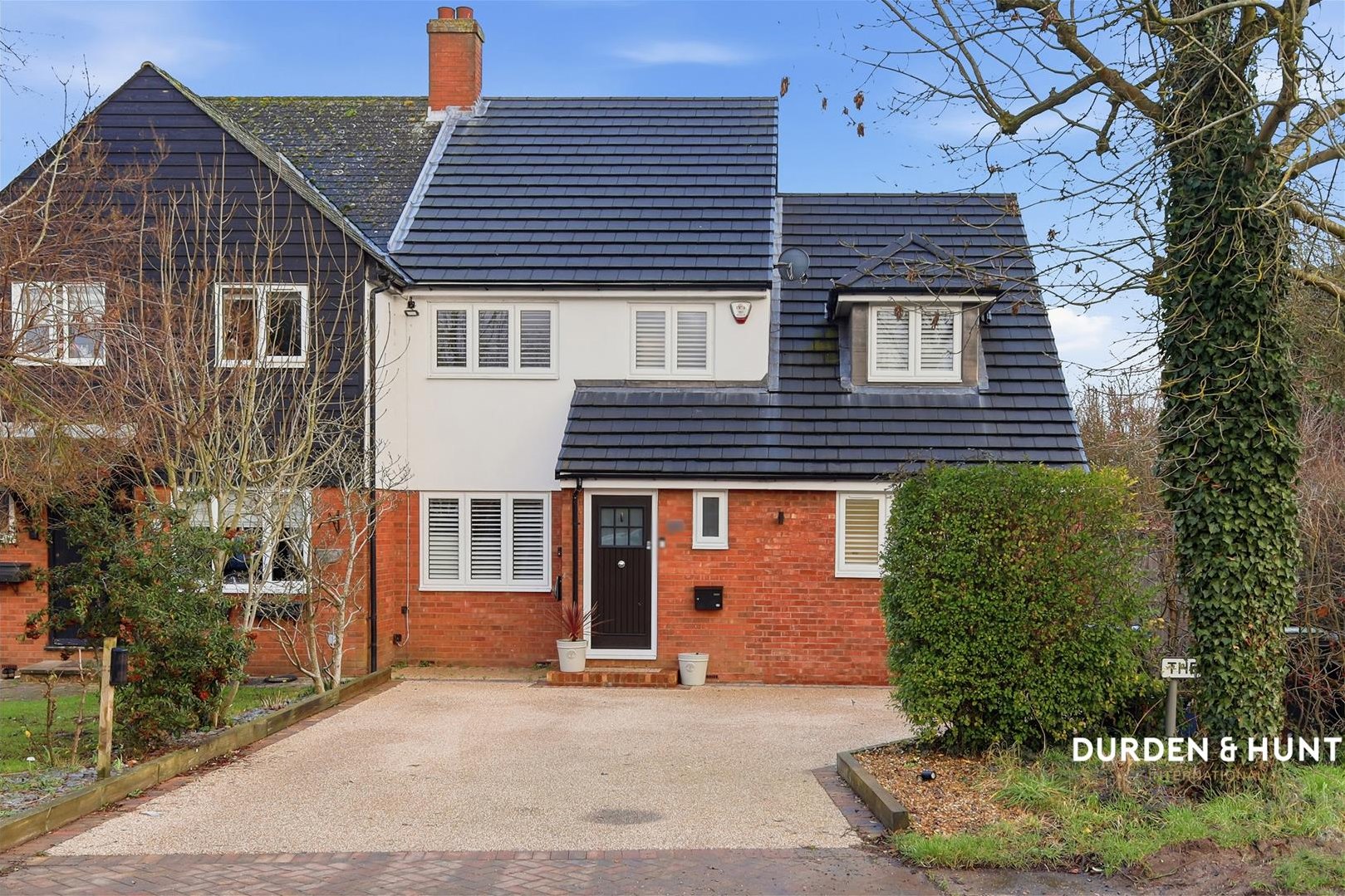 4 bedroom Semi-detached house For Sale