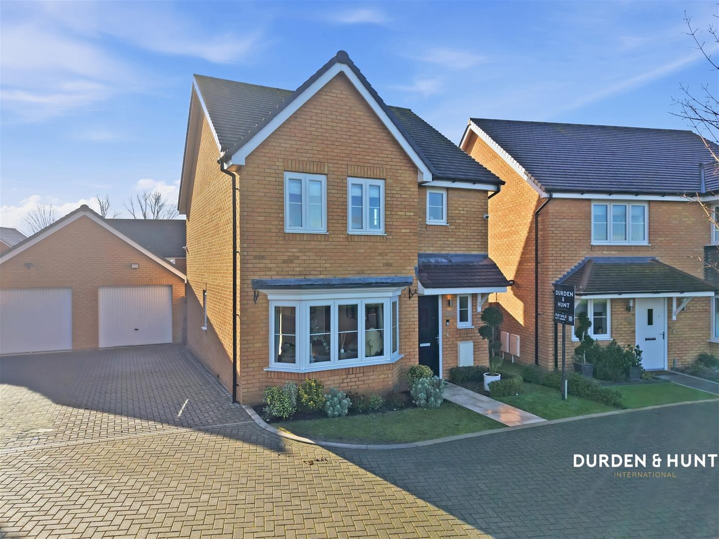3 bedroom Detached house For Sale