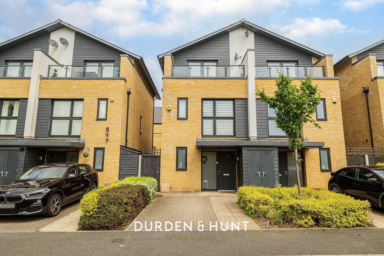 3 bedroom Semi-detached house Sold