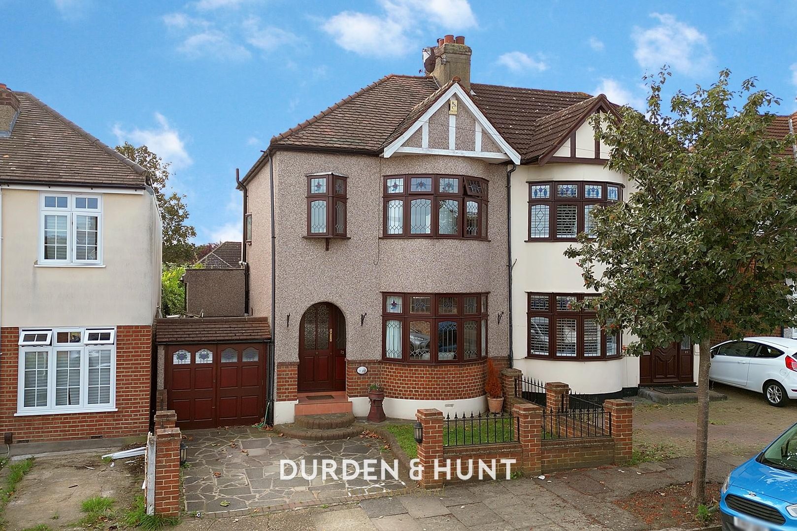 3 bedroom Semi-detached house Sold