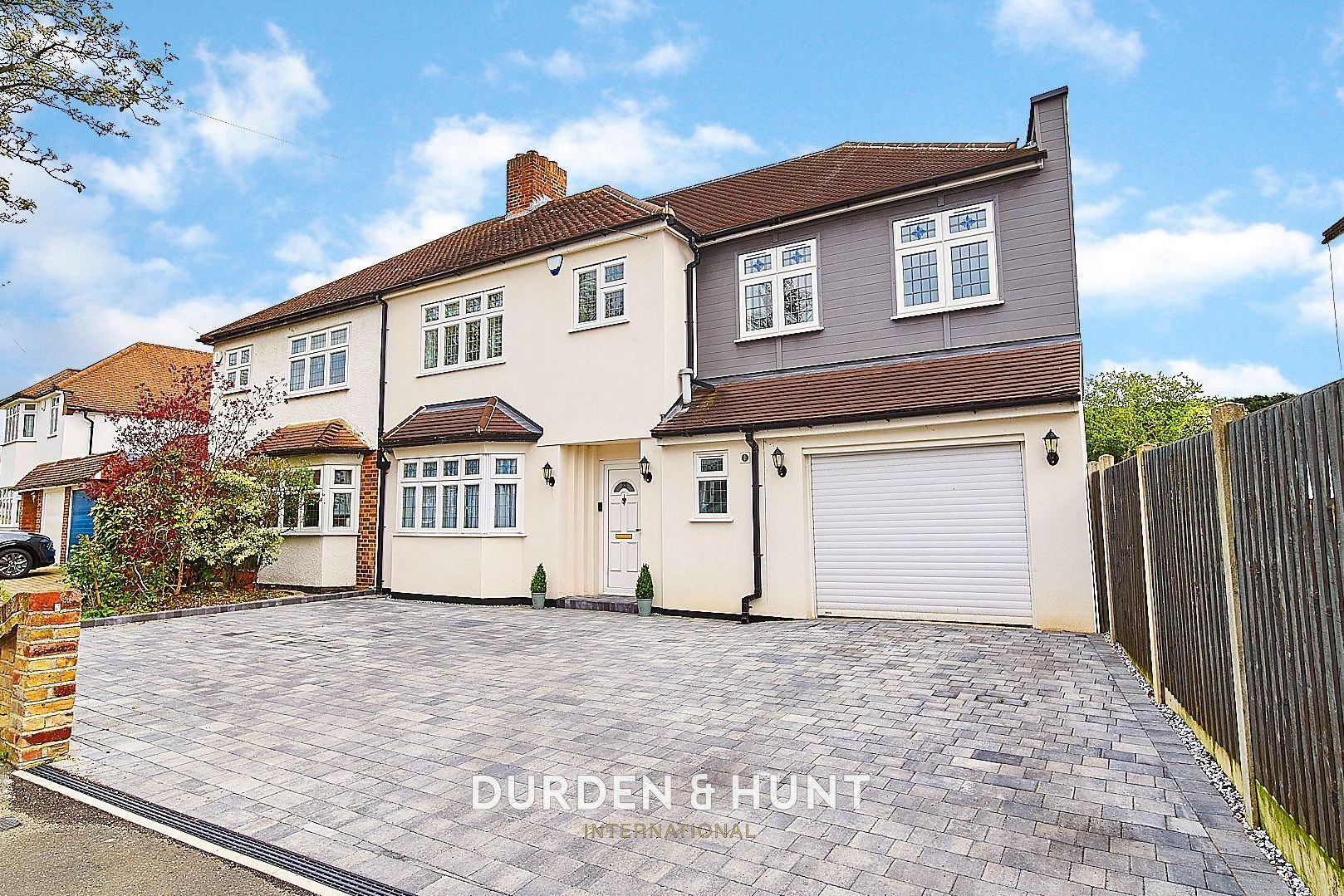 4 bedroom Semi-detached house Sold