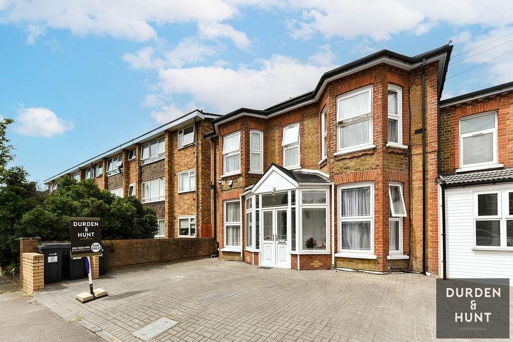 4 bedroom Semi-detached house Sold