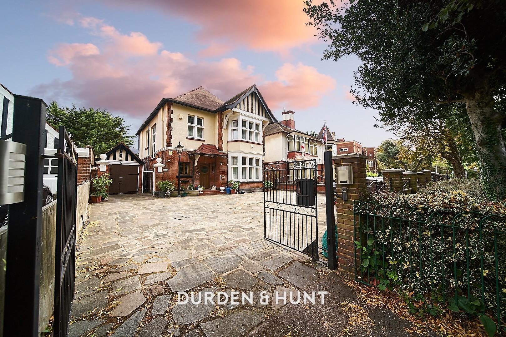 4 bedroom Detached house Sold