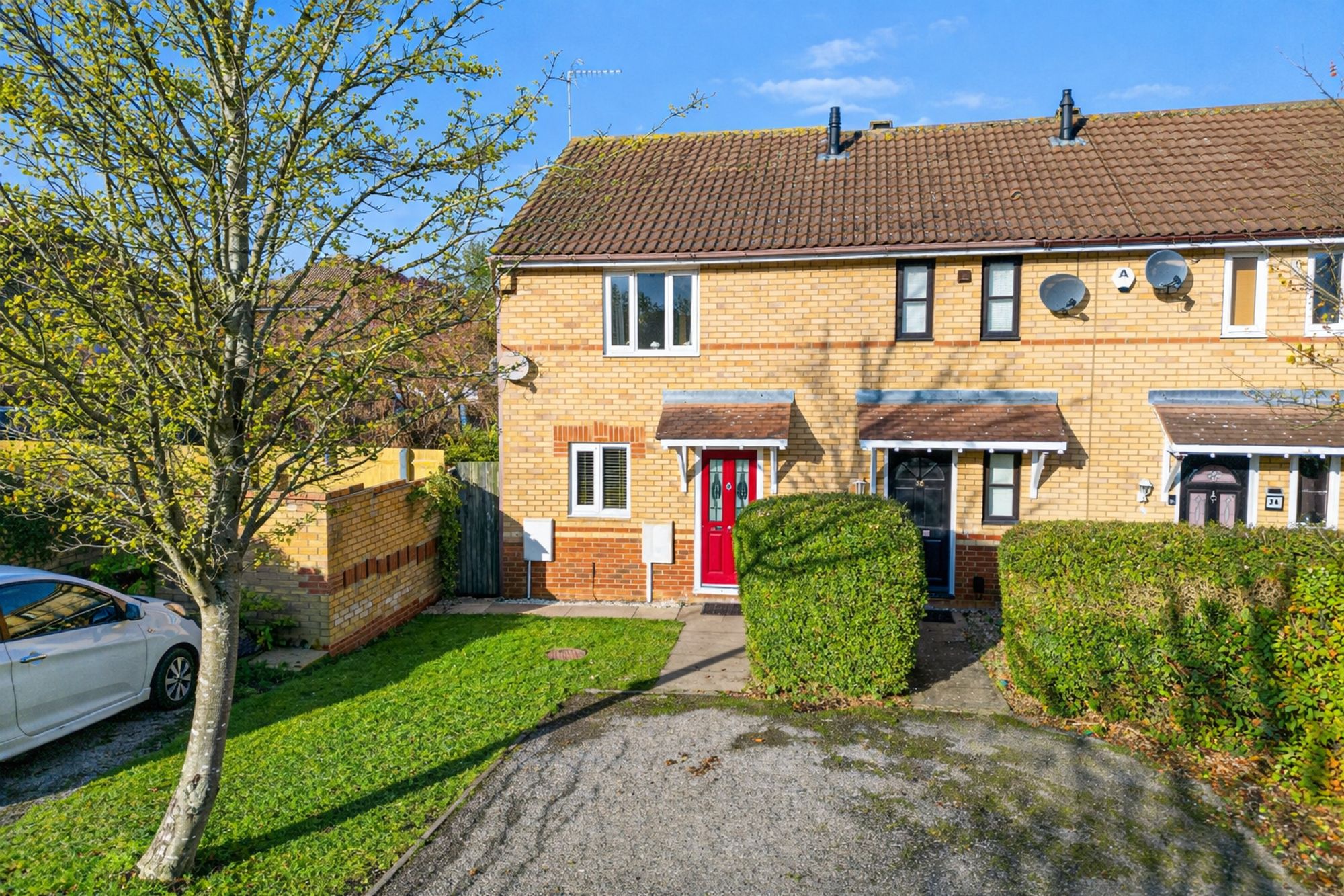 2 bedroom End of terrace house Under Offer