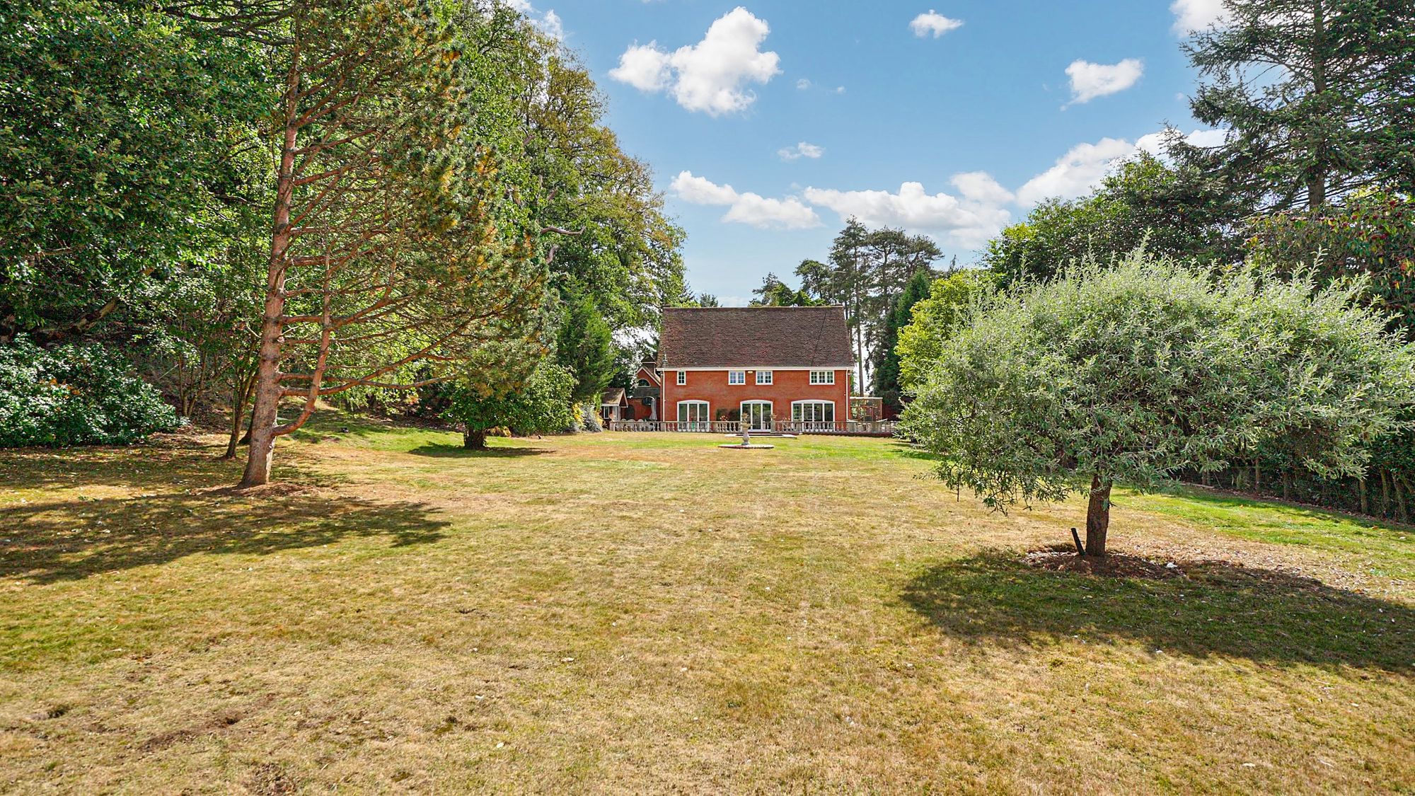 Enquire About Pinfold Pond, Woburn, MK17 - 4 Bed Cottage For Sale - £ ...