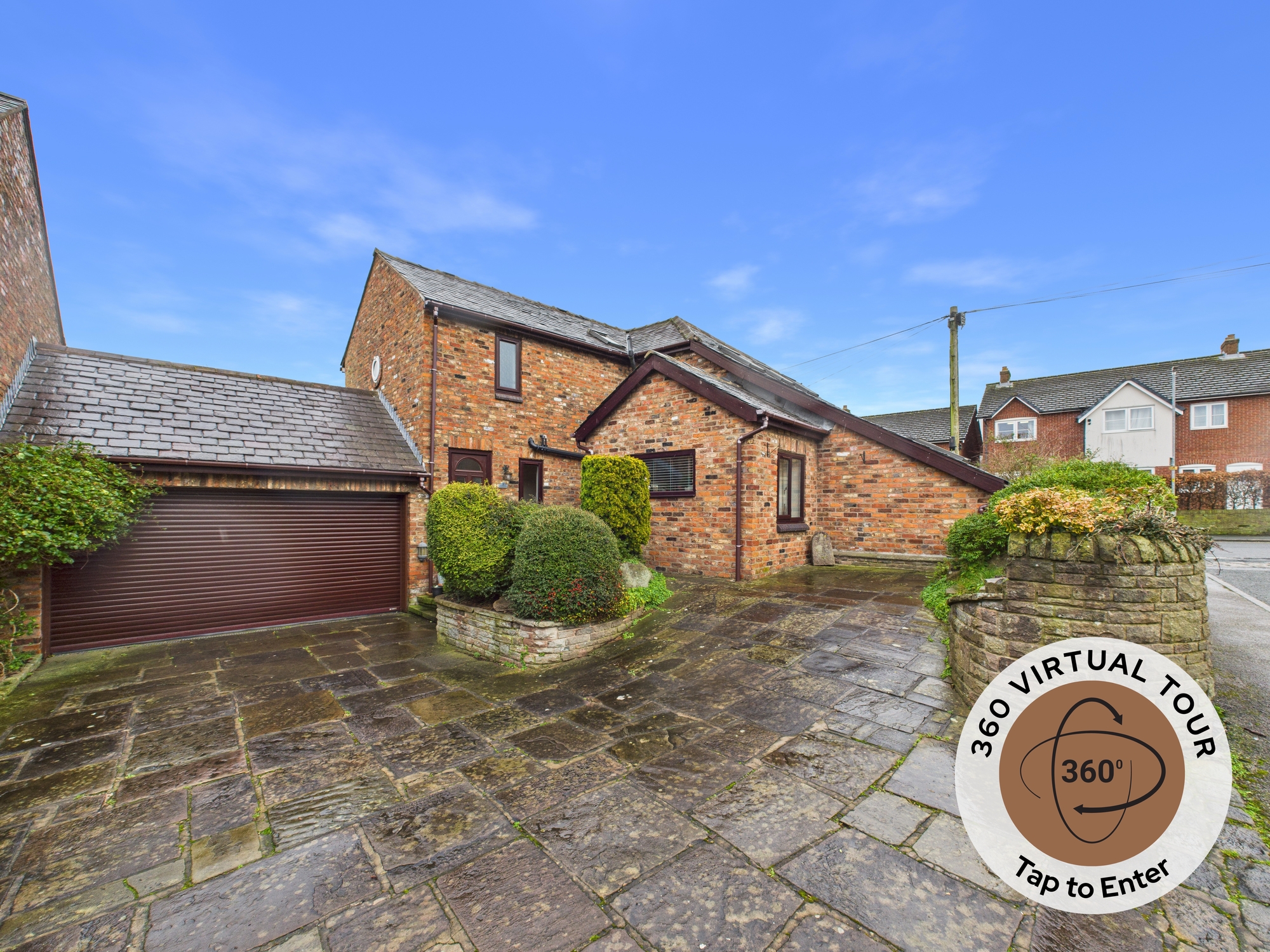 4 bedroom Detached house Under Offer