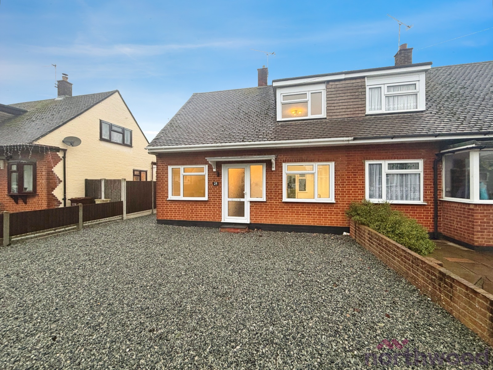 3 bedroom Semi-detached house For Sale