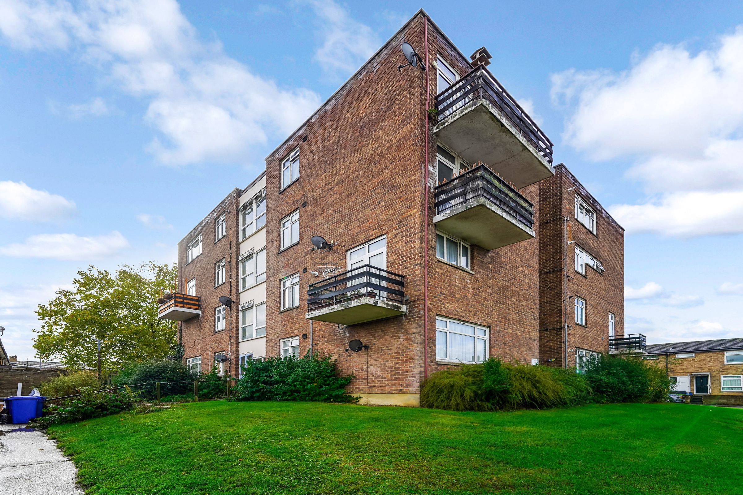2 bedroom Flat Under Offer