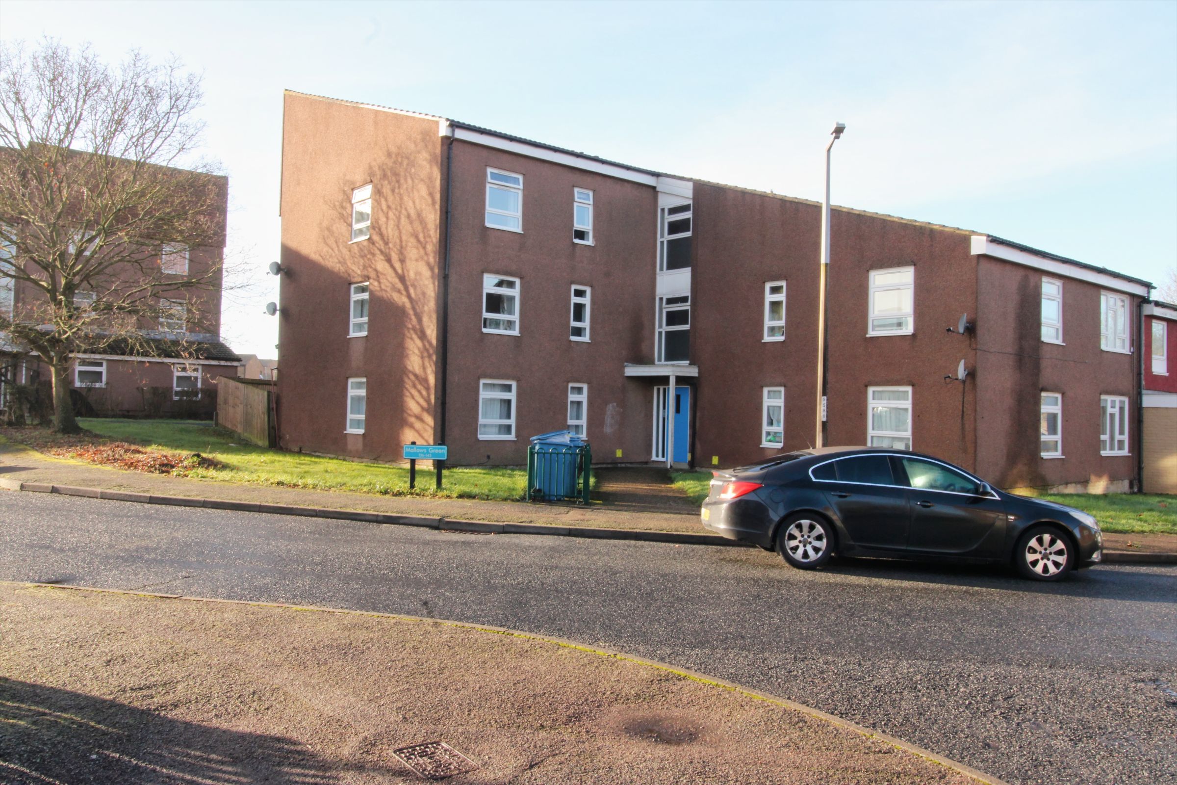 2 bedroom Flat For Sale