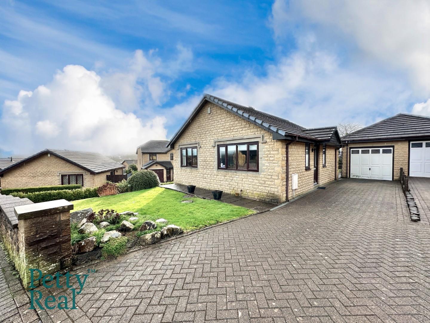 2 bedroom Detached bungalow Under Offer