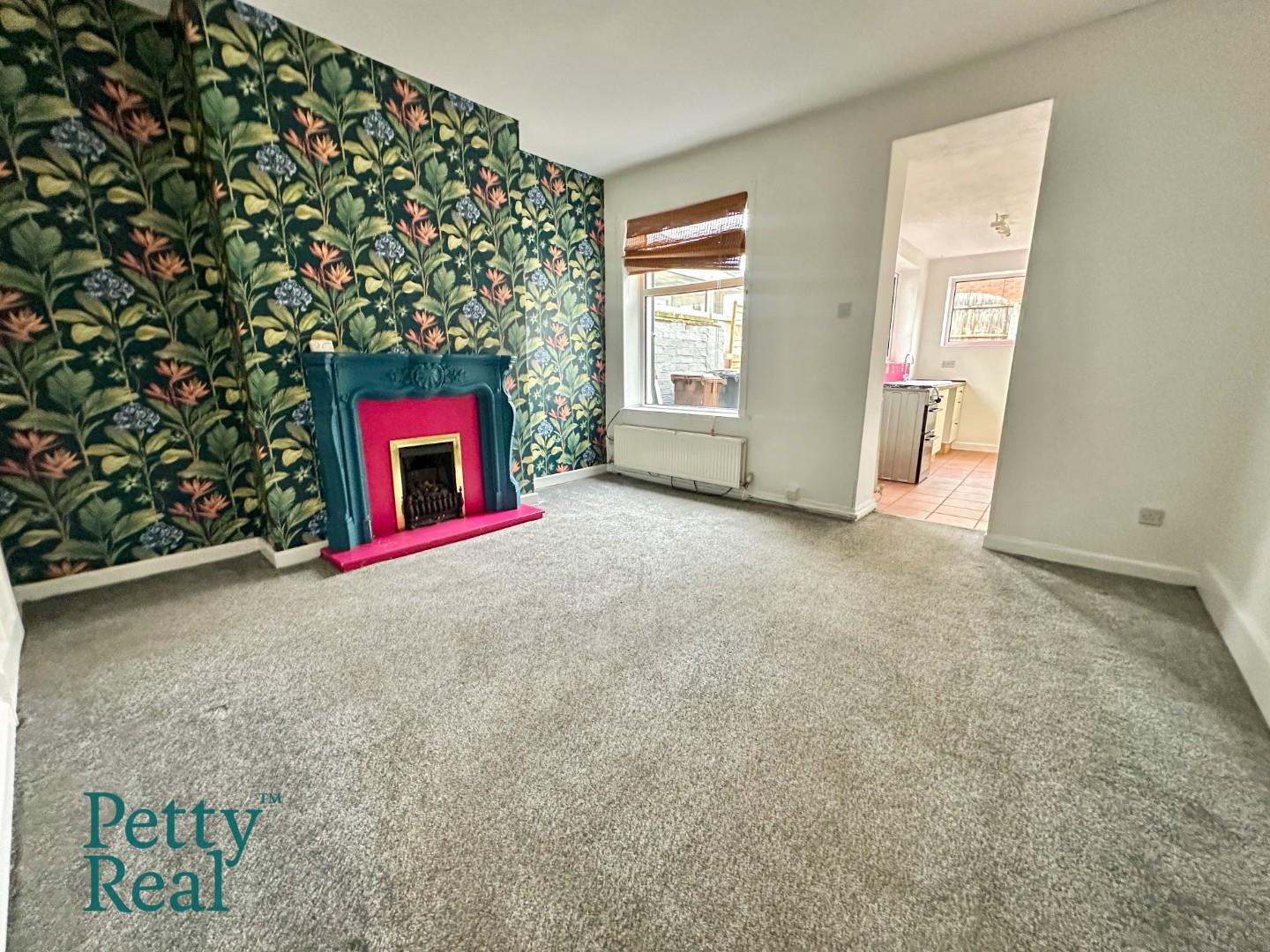 2 bedroom Terraced House Under Offer