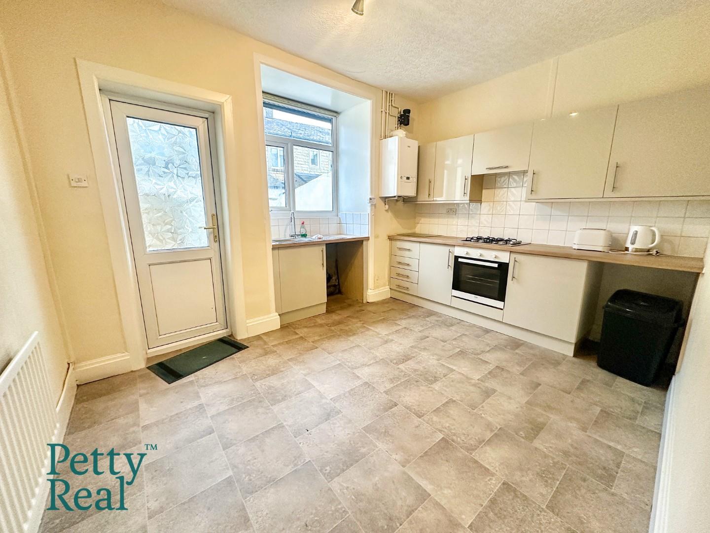 2 bedroom Terraced House Under Offer