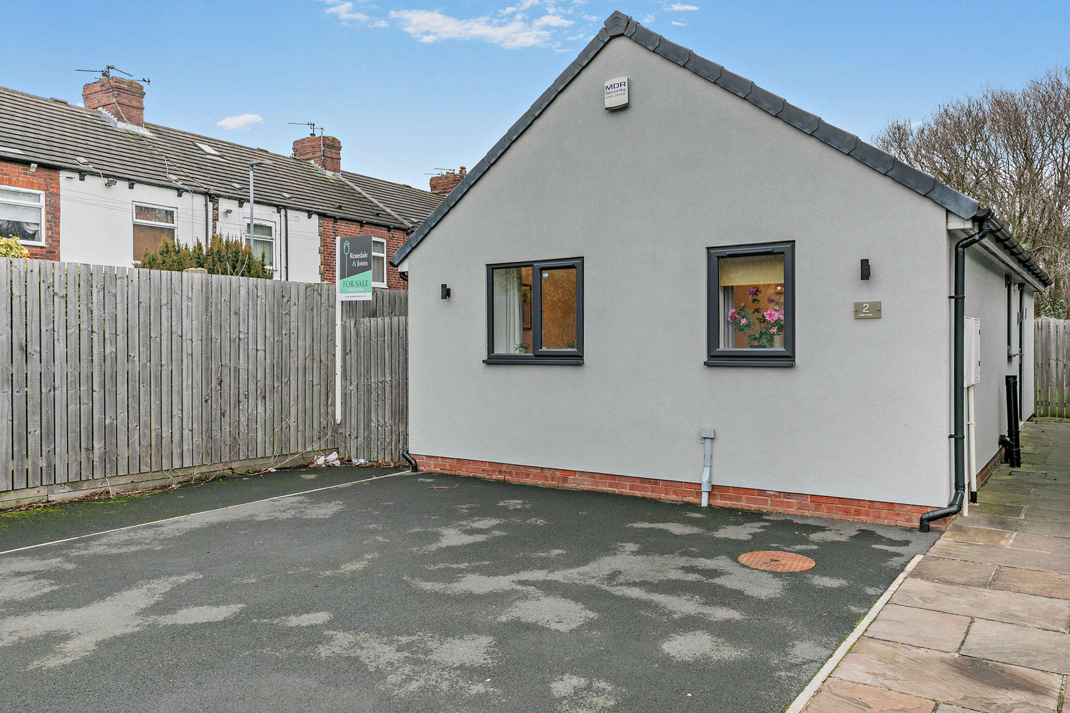 2 bedroom Detached bungalow For Sale