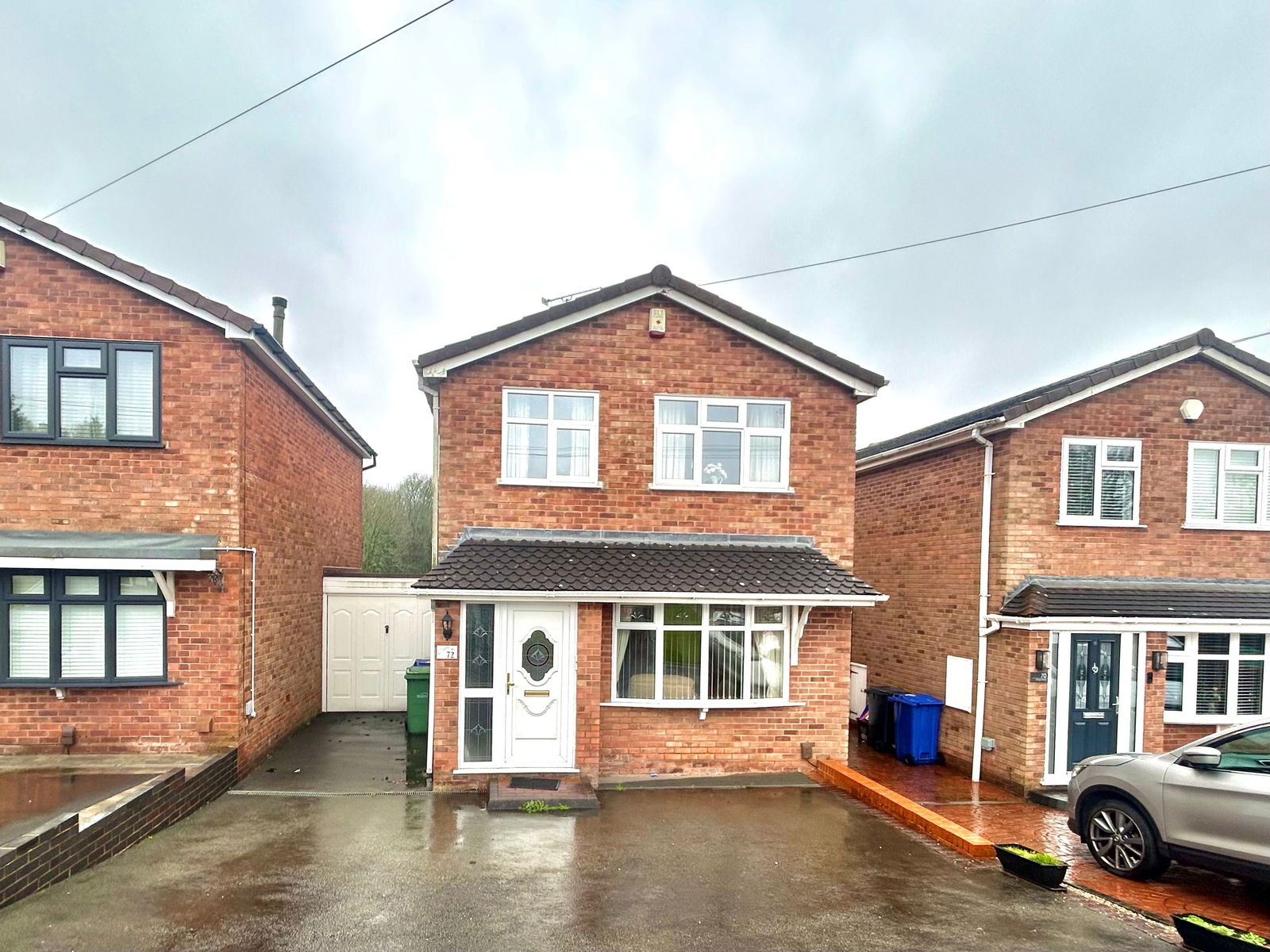 3 bedroom Detached house Under Offer
