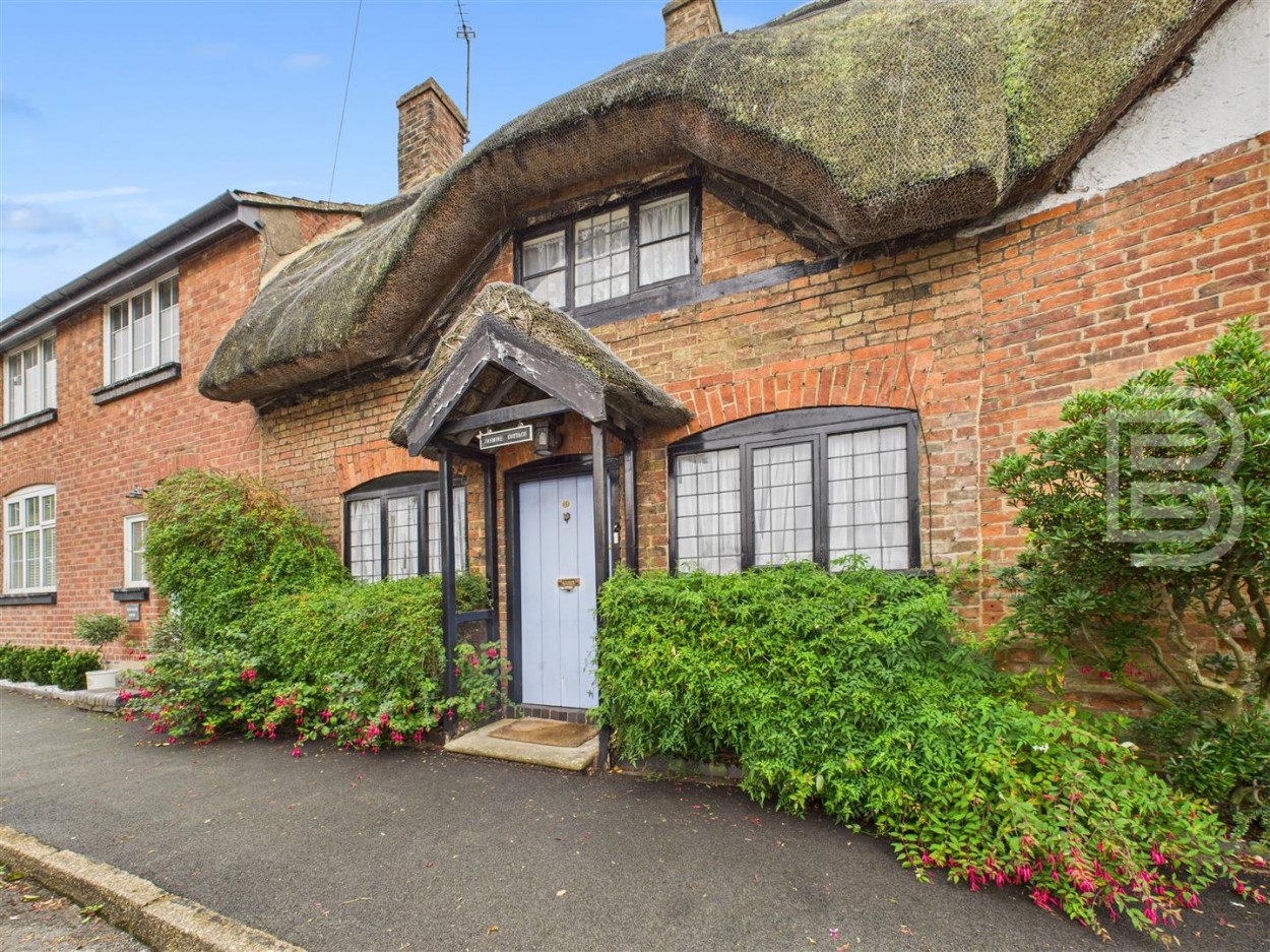2 bedroom Cottage For Sale