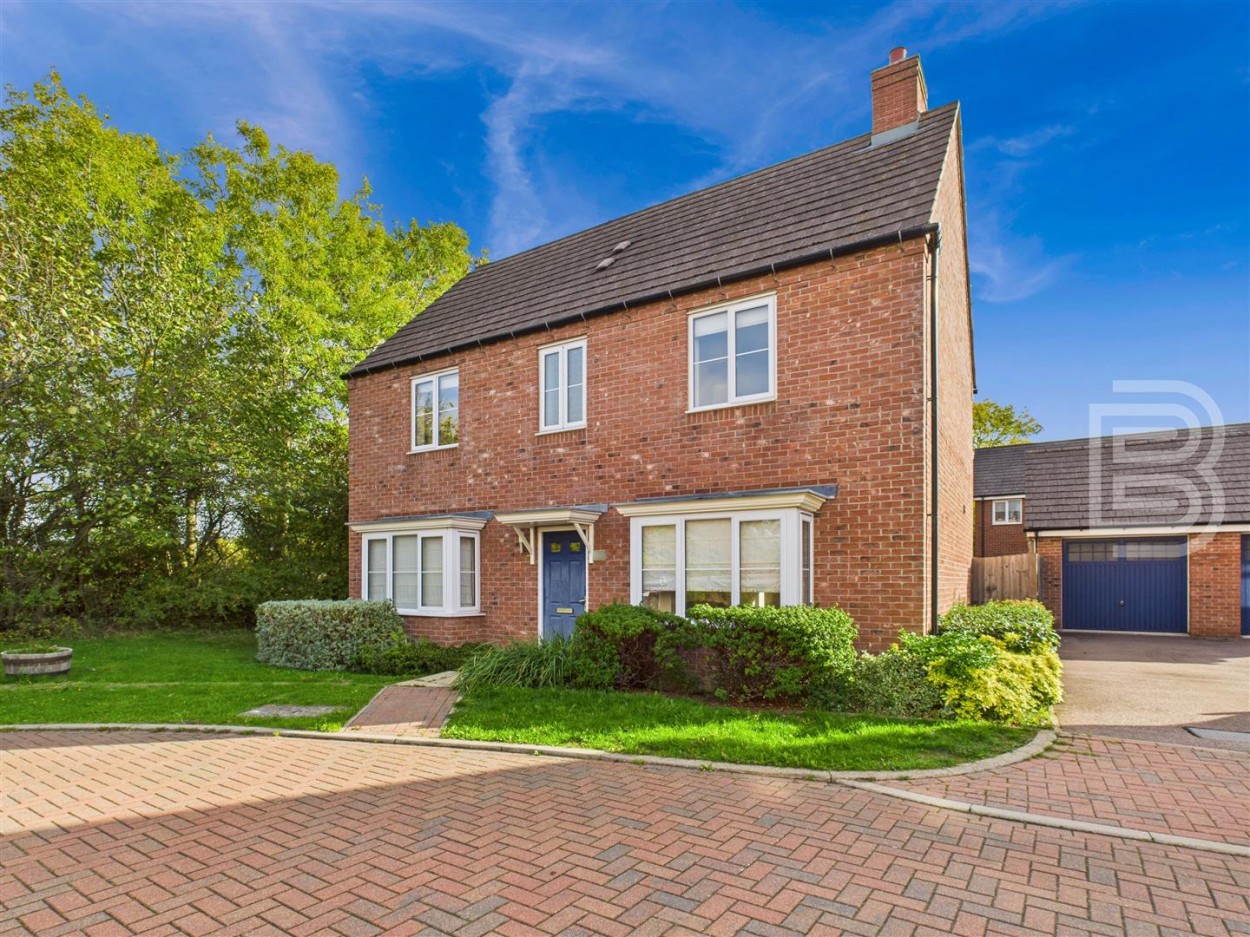 4 bedroom Detached house Under Offer