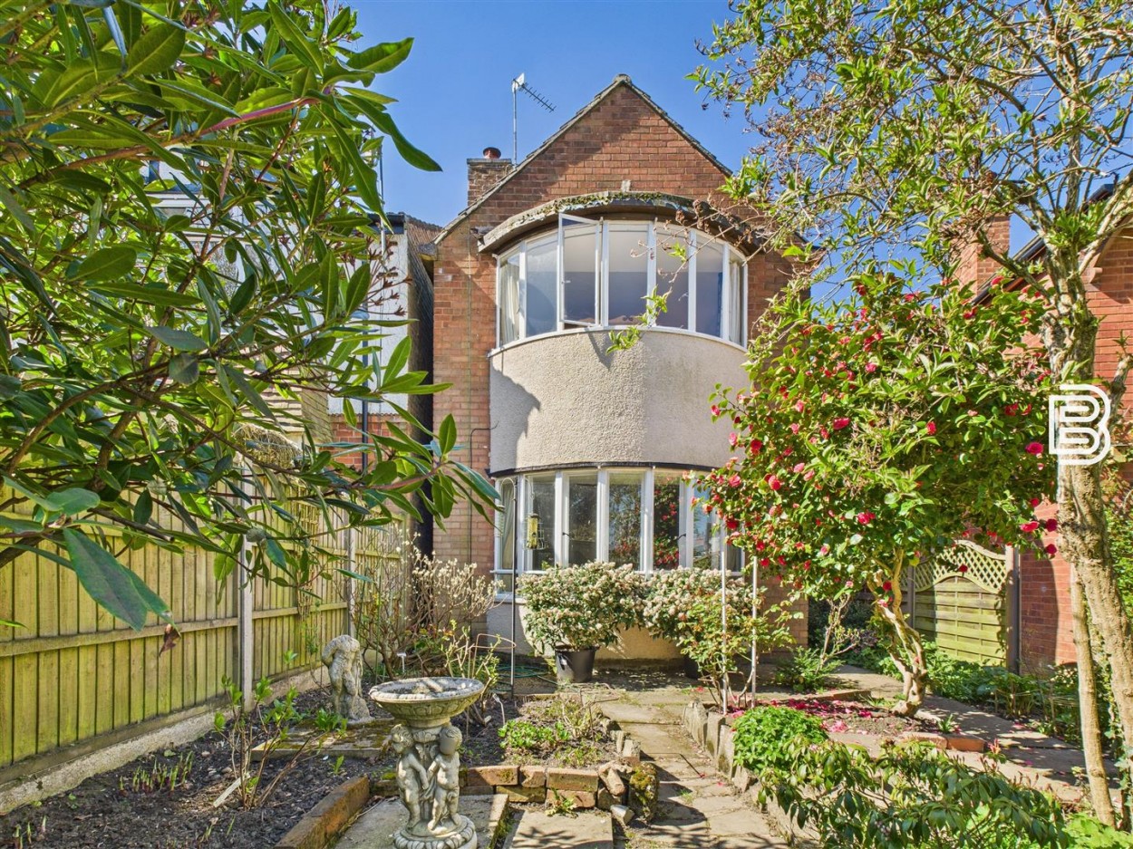 3 bedroom Detached house Under Offer