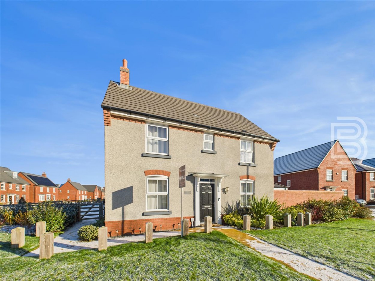 3 bedroom Detached house Under Offer