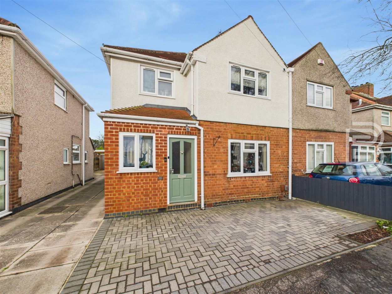3 bedroom Detached house Under Offer