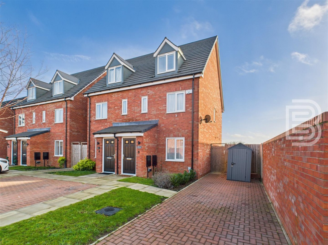 3 bedroom Detached house Under Offer