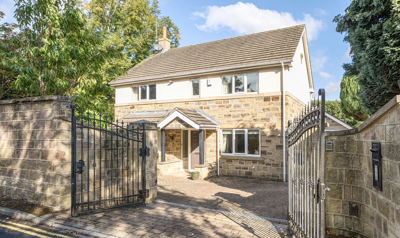 4 bedroom Detached house Under Offer