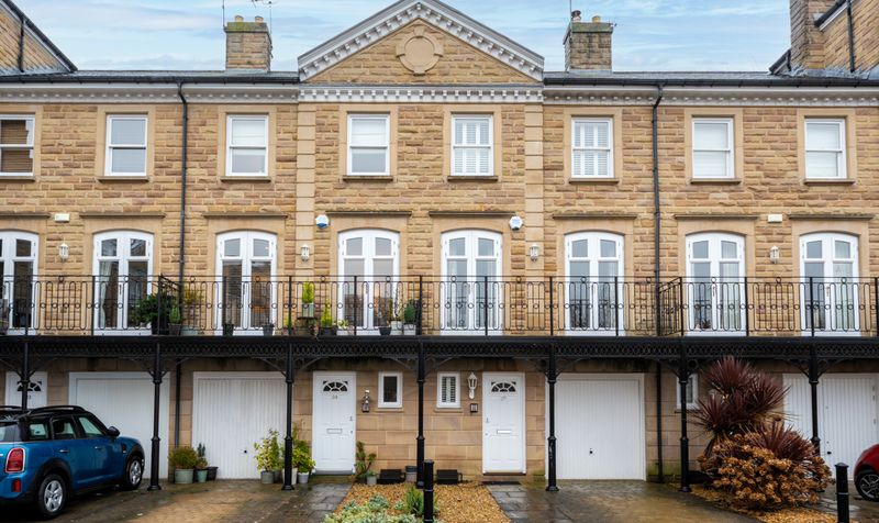 3 bedroom Town house Under Offer