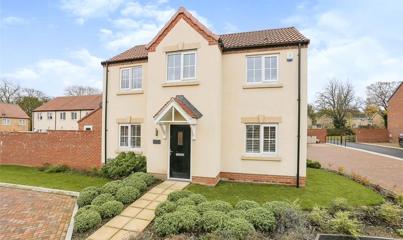 3 bedroom Detached house Under Offer