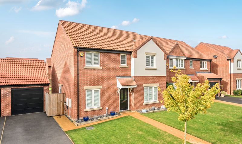 4 bedroom Detached house Under Offer