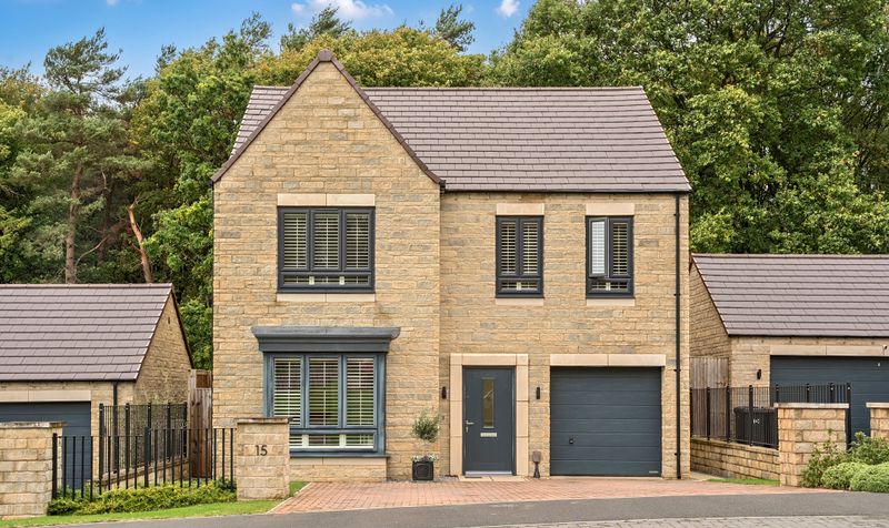 4 bedroom Detached house Under Offer