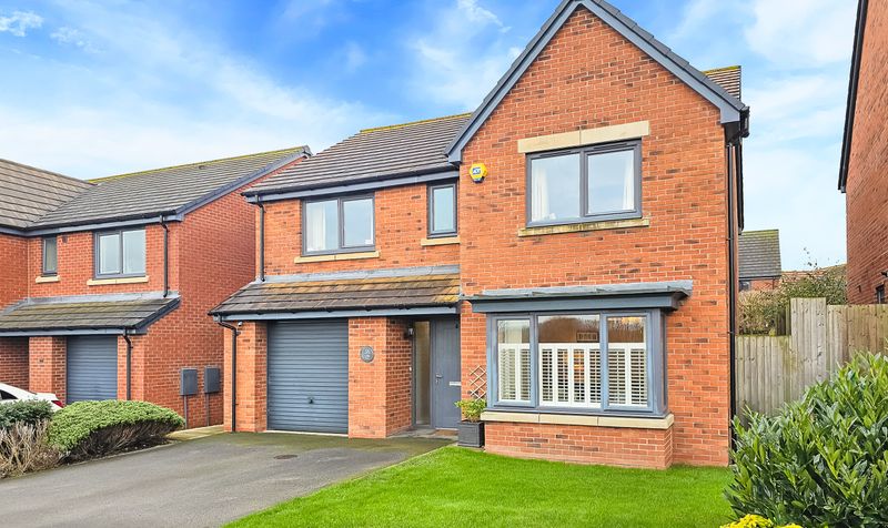 4 bedroom Detached house Under Offer