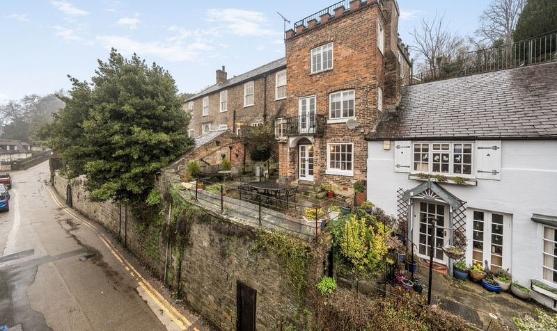 4 bedroom Property For Sale