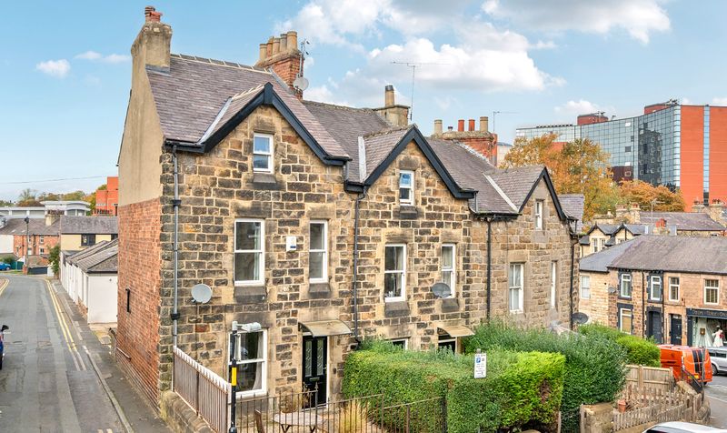 3 bedroom Town house For Sale
