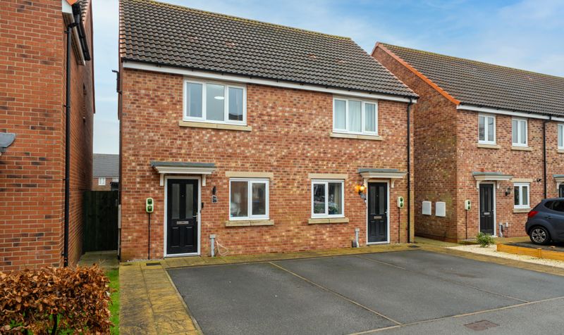 2 bedroom Semi-detached house For Sale