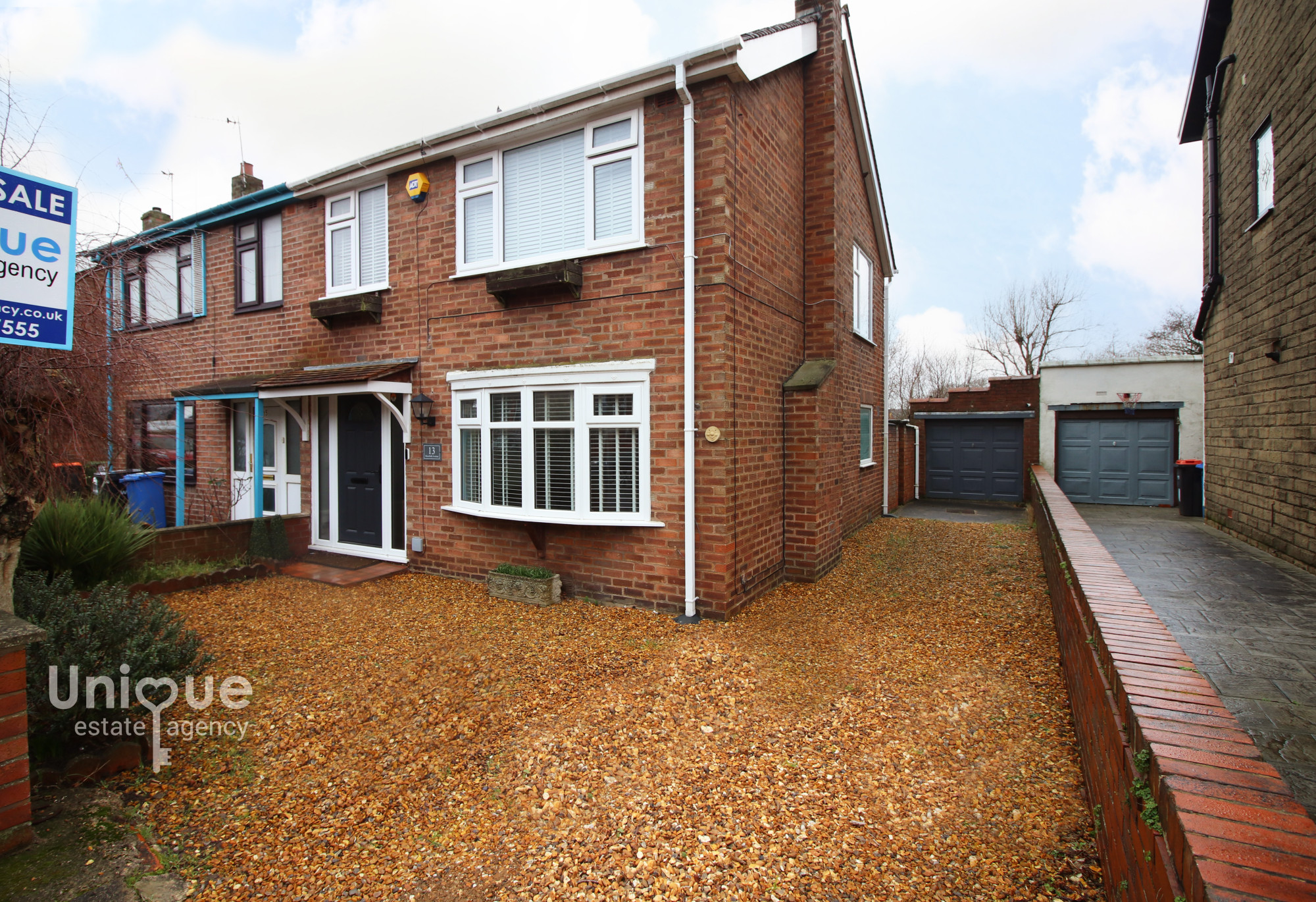 3 bedroom Semi-detached house For Sale