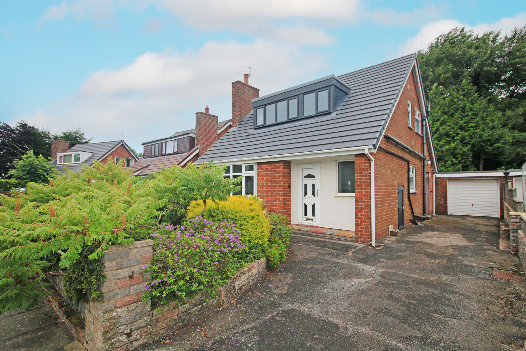 3 bedroom Detached house Under Offer