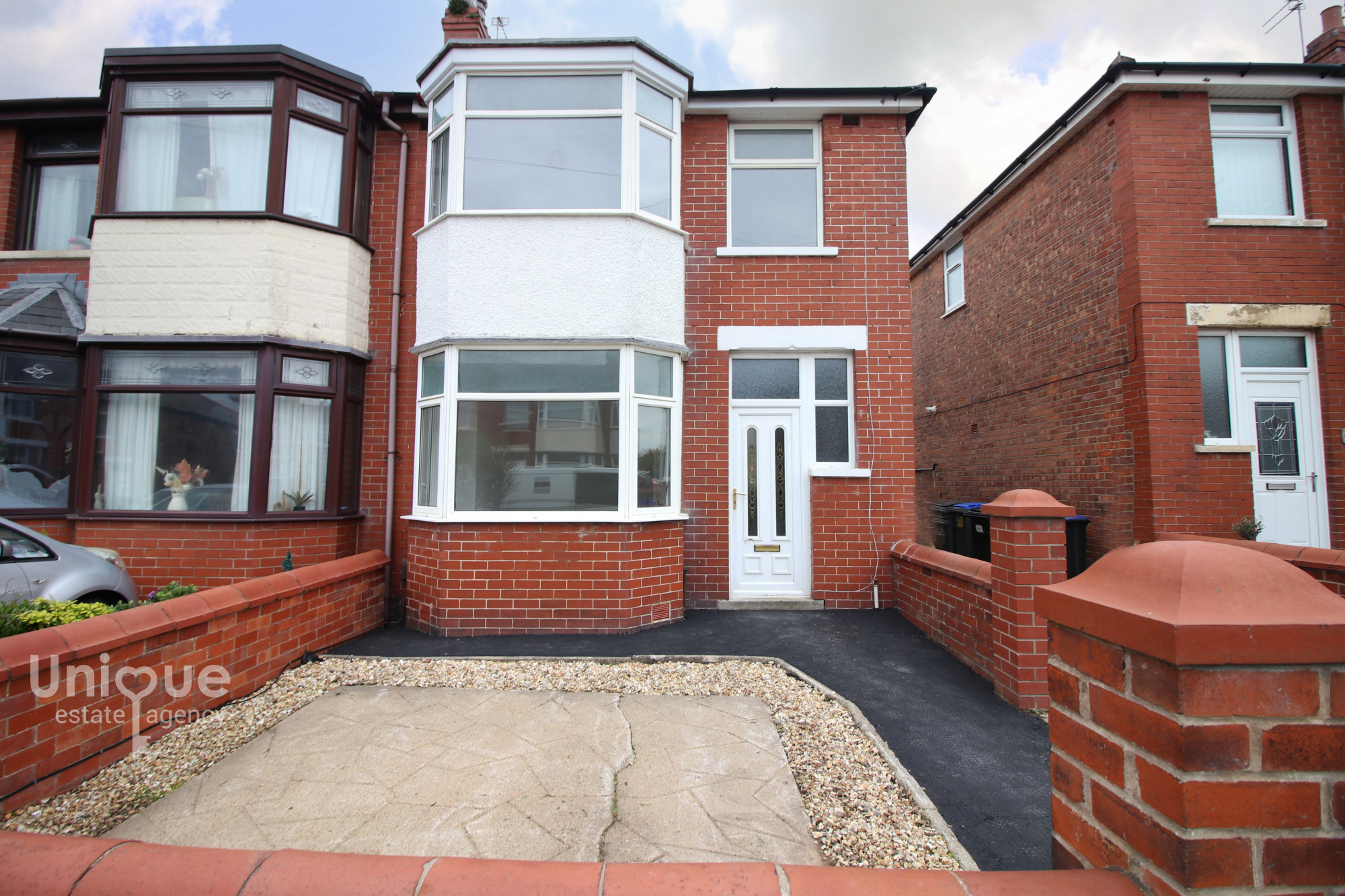 3 bedroom Link detached house Under Offer